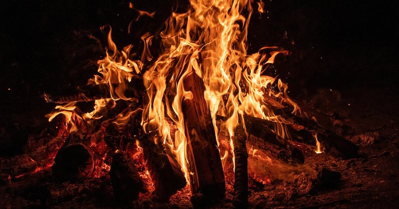 15 recettes faciles pour cuisiner au feu de camp qui vont impressionner